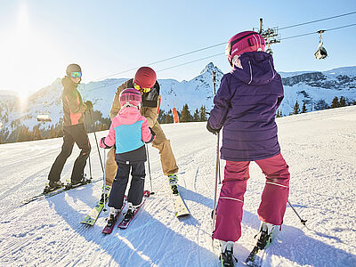 Familien Skizeit im Hotel Bachmann in Gargellen